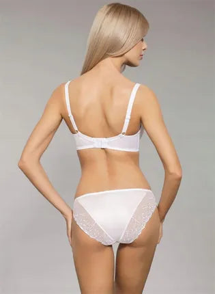 Biały komplet bielizny damskiej z koronką