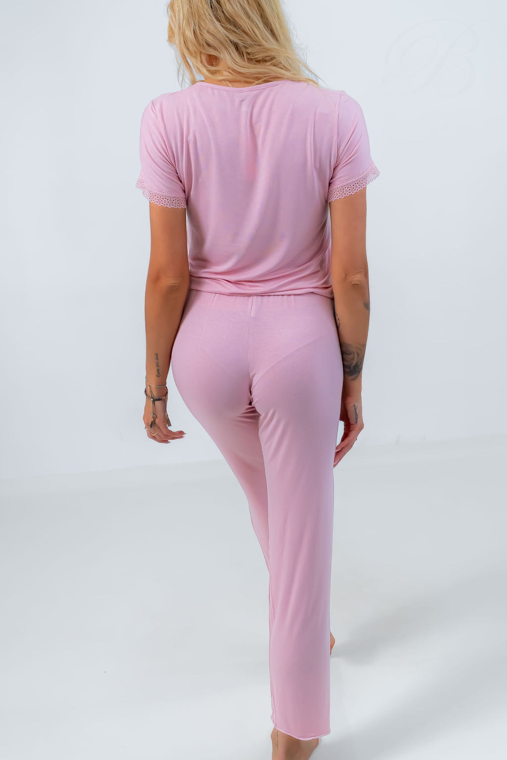 Różowa satynowa piżama damska, odzież nocna, odzież do spania