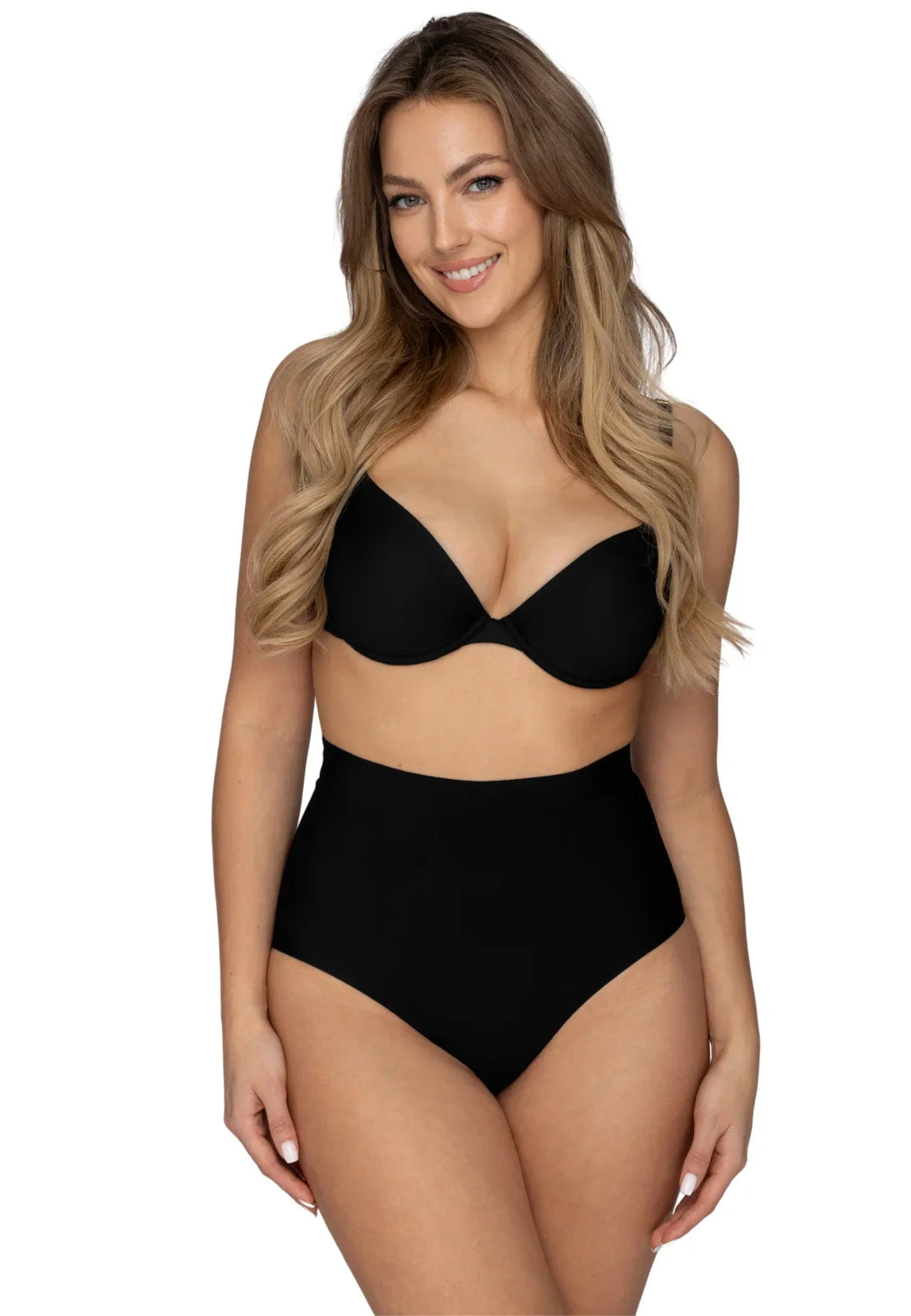 Modelka w czarnych majtkach wysokiej talii, wygodne, dopasowane