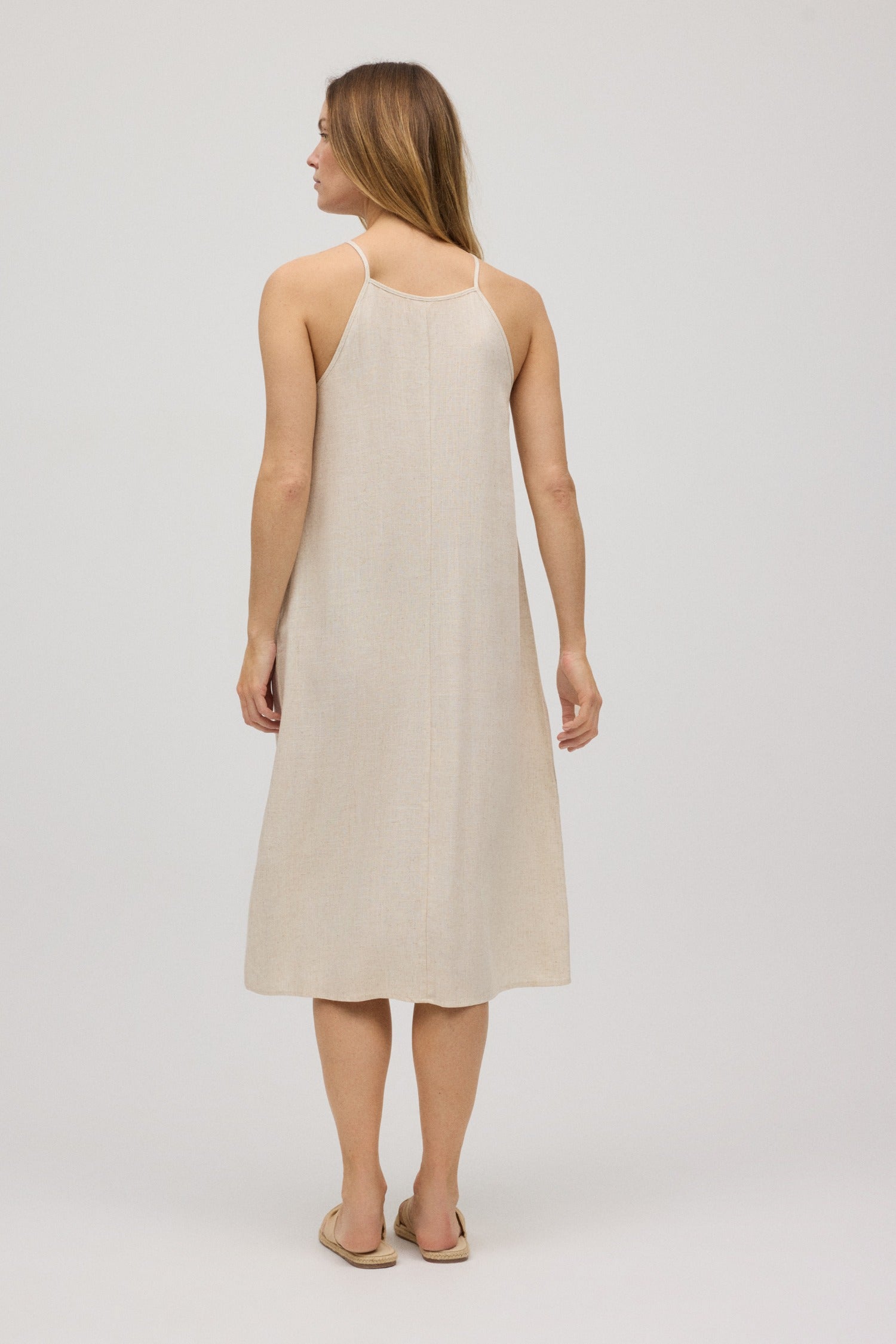 Ysabel Mora 86173 Sukienka, tylne ujęcie, letnia sukienka na plażę, odzież plażowa, stylowe dodatki na plażę