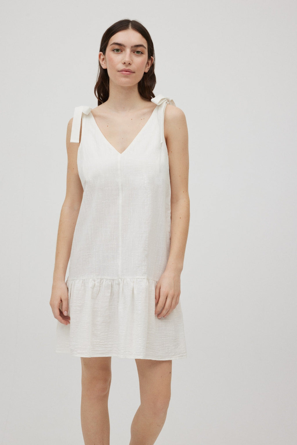 Ysabel Mora 86147 Sukienka, letnia sukienka plażowa z wiązaniami na ramionach, biała, modny dodatek plażowy